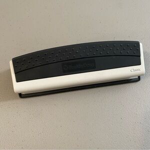 Franklin Covey Classic Size 7 Hole Punch